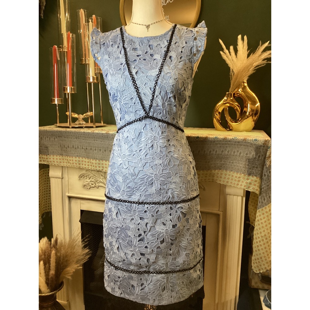 Warehouse Blue Floral‎ Guipure Lace Sheath Dress Black Trim Cap Sleeve Size 2